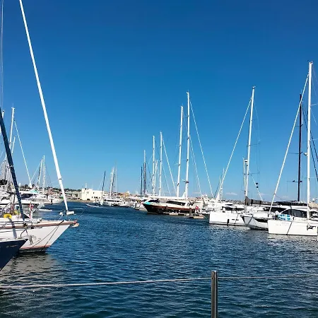 Habitación en casa particular Casa De *